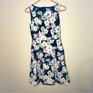 black floral white house black market dress size 6 sleeveless